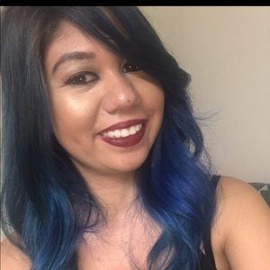 Meet your Posher, Tia